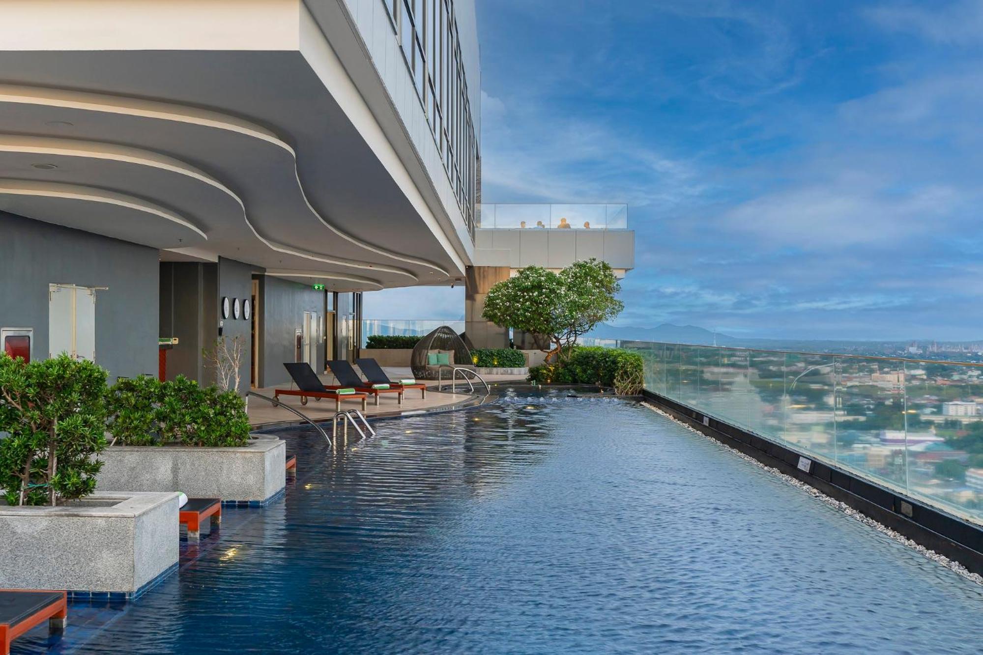 Holiday Inn & Suites Rayong City Centre, An Ihg Hotel Экстерьер фото