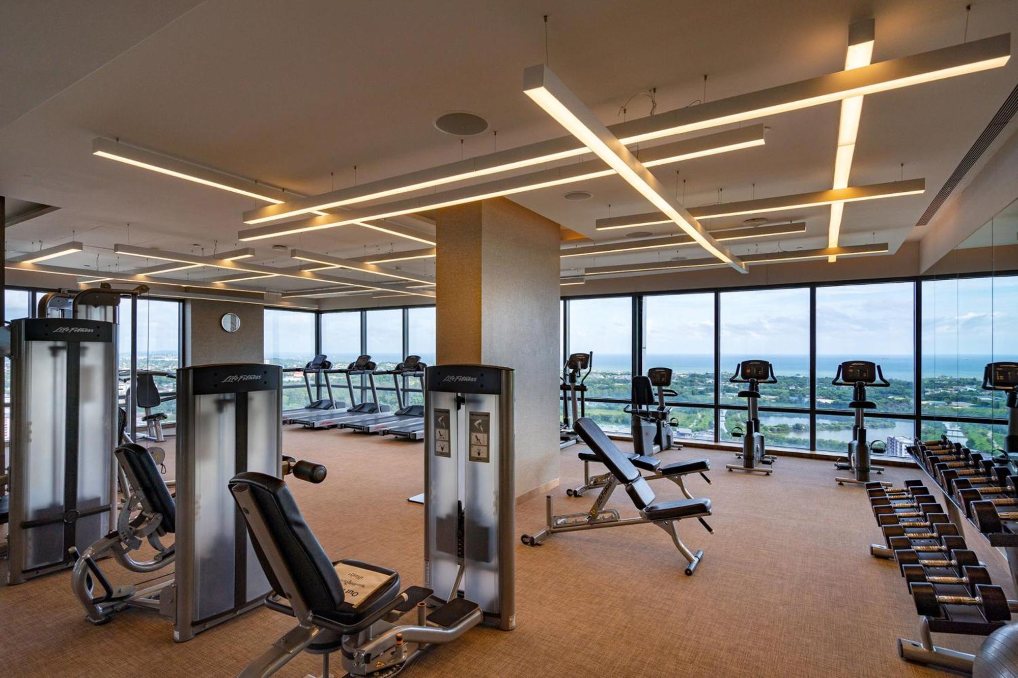Holiday Inn & Suites Rayong City Centre By Ihg Экстерьер фото